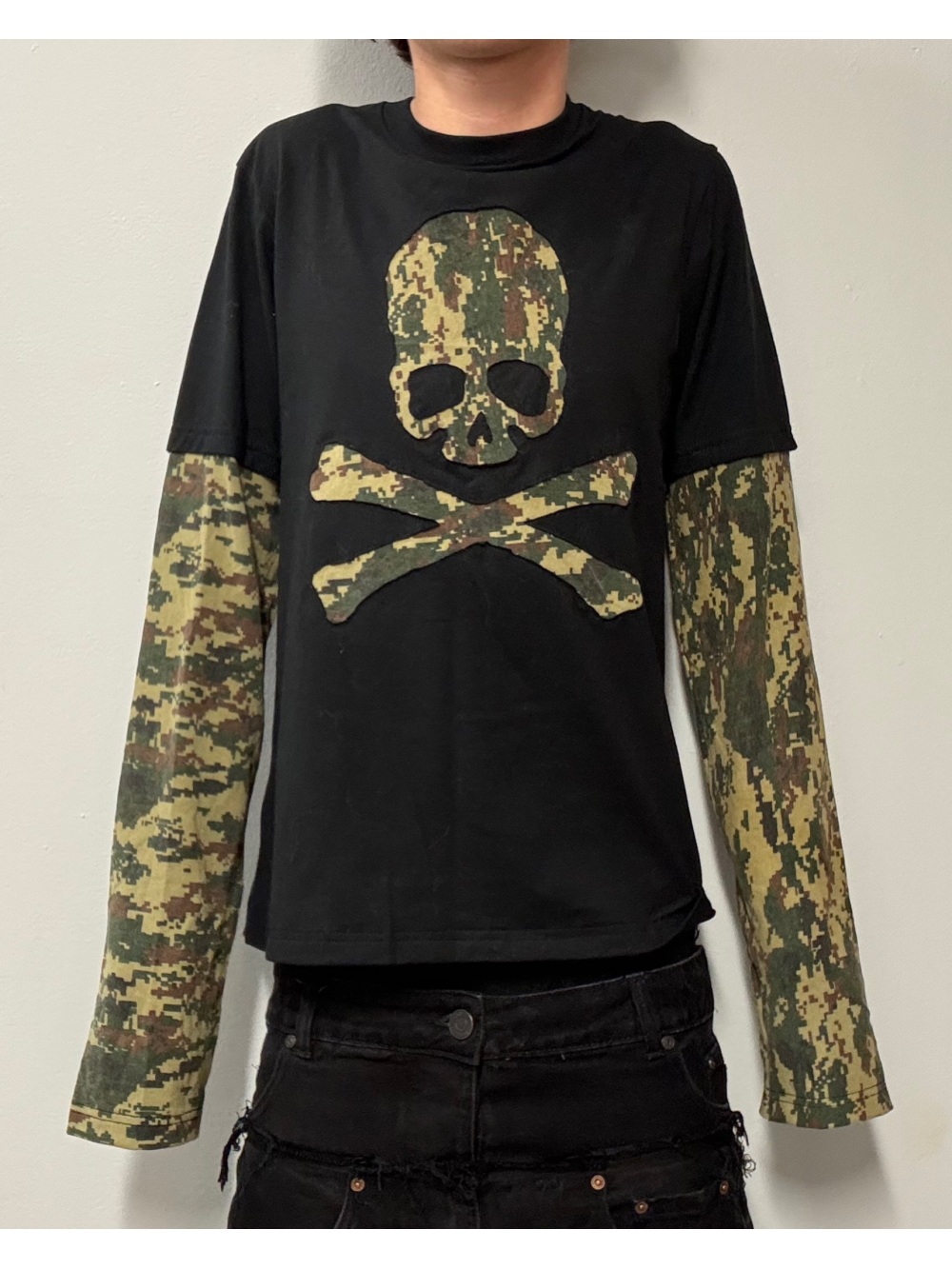 Men'S Fashion - เสื้อแขนยาวลายพรางสไตล์อเมริกันเรโทรปี 2026 แบบสองชิ้นต่อผ้า ดีไซน์โครงกระดูก แนวพังก์ สตรีทแฟชั่น