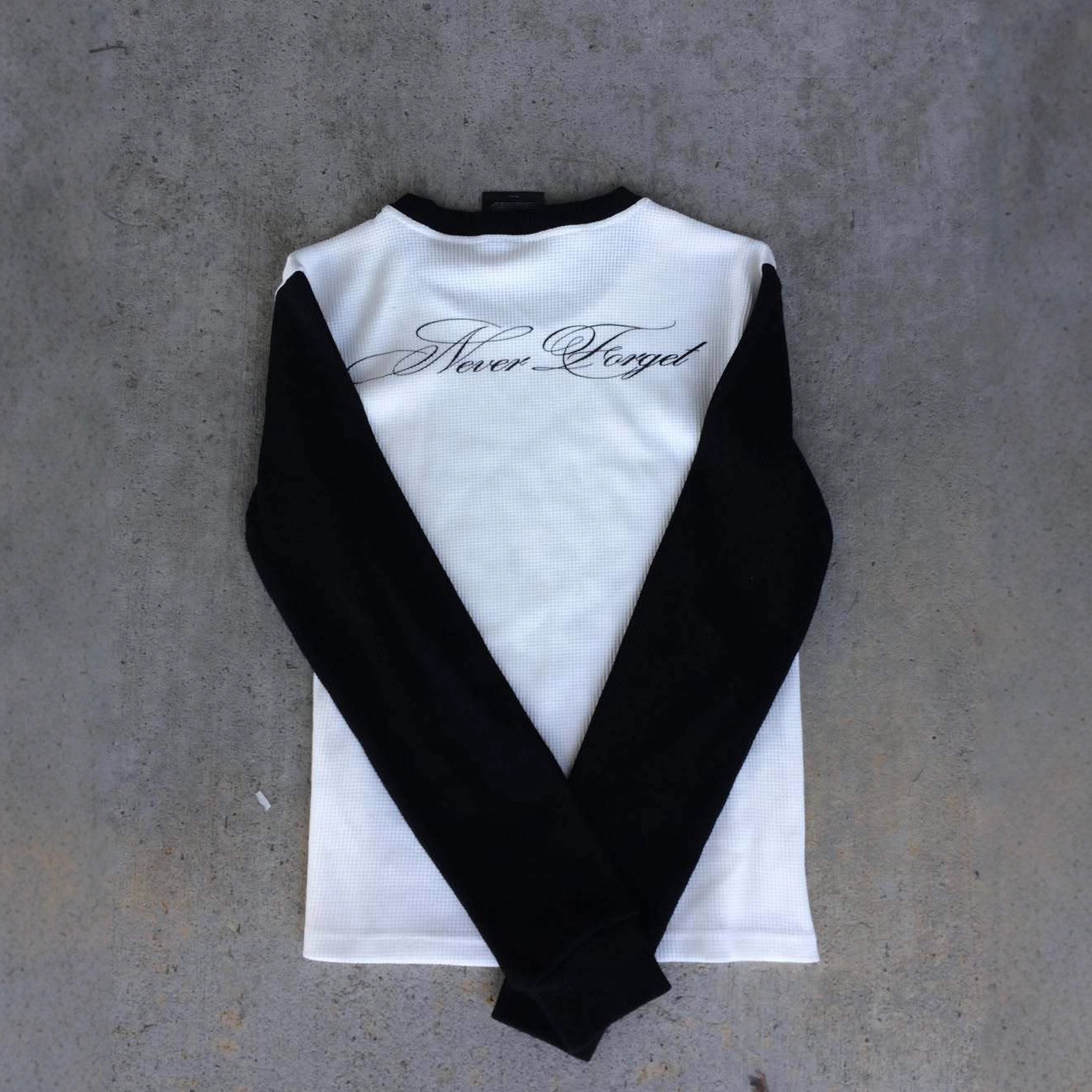 เสื้อยืดแขนยาวใหม่ สไตล์ดาร์กเ - Men'S Fashion Trends 2025 บทวิจารณ์และราคา